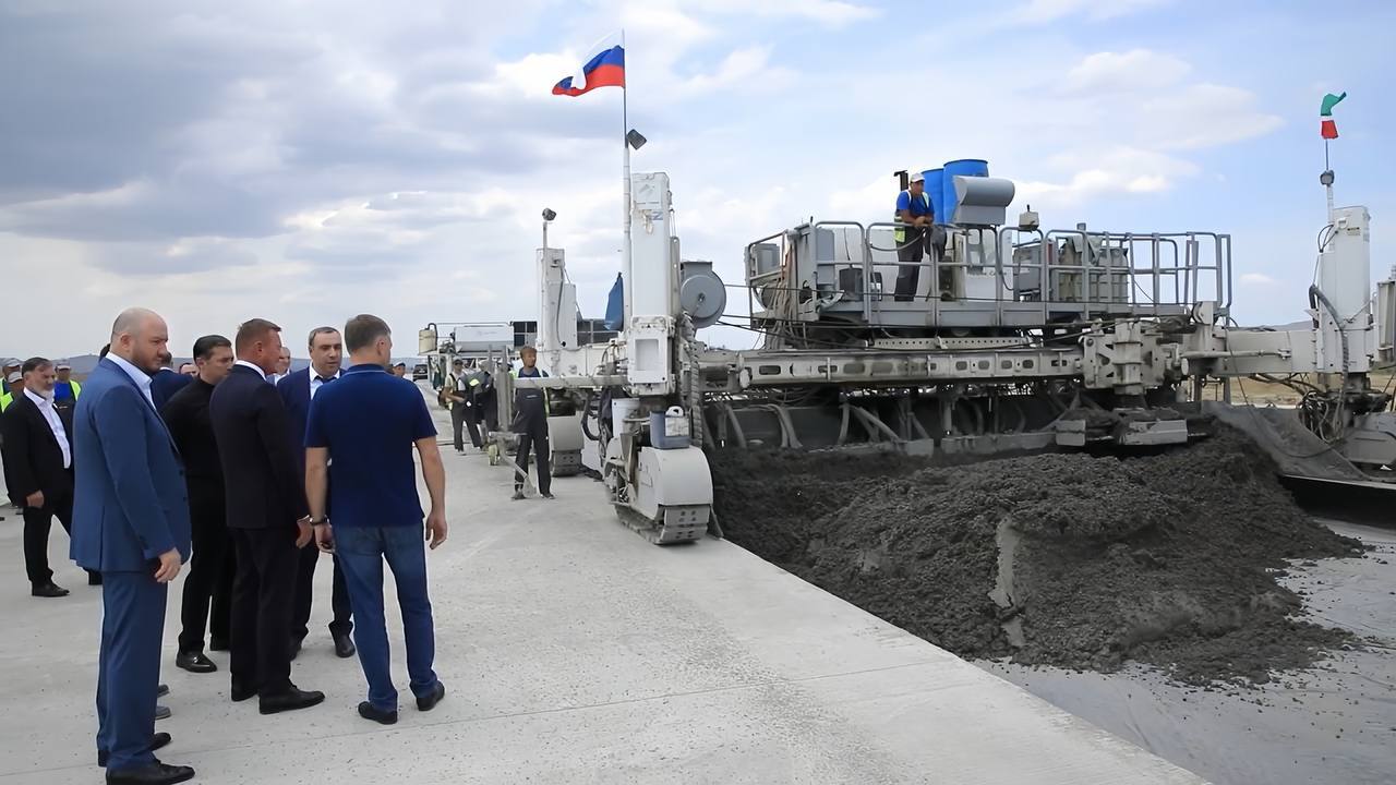 Министр транспорта РФ Роман Старовойт посетил с рабочим визитом строительную площадку аэропорта Грозный